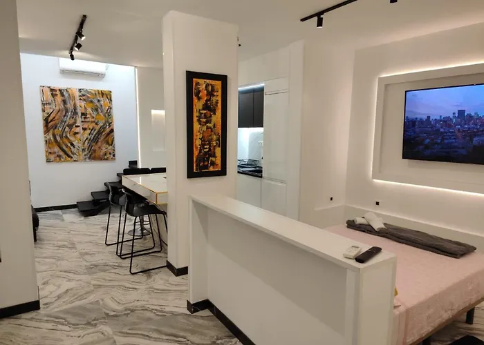 Bs6 Luxury Plaza Mayor